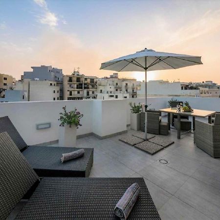 Stunning Penthouse Roof Terrace & Communal Swimming Pool セント・ポールズ・ベイ エクステリア 写真